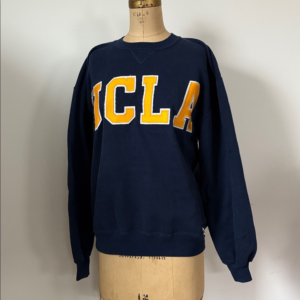 📌 Vintage Russell Athletic UCLA Navy Blue Sweatshirt L 50/50 - Picture 2 of 9